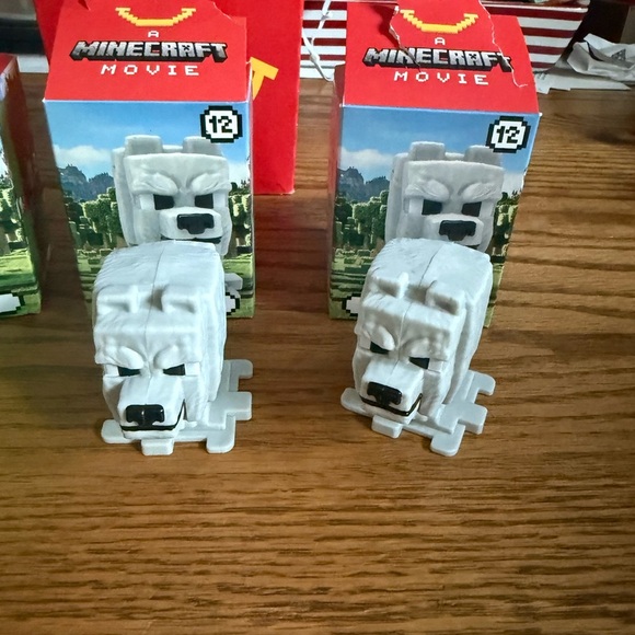 Minecraft Movie Creeper and Wolf Figures Collectible Set - Picture 3 of 5